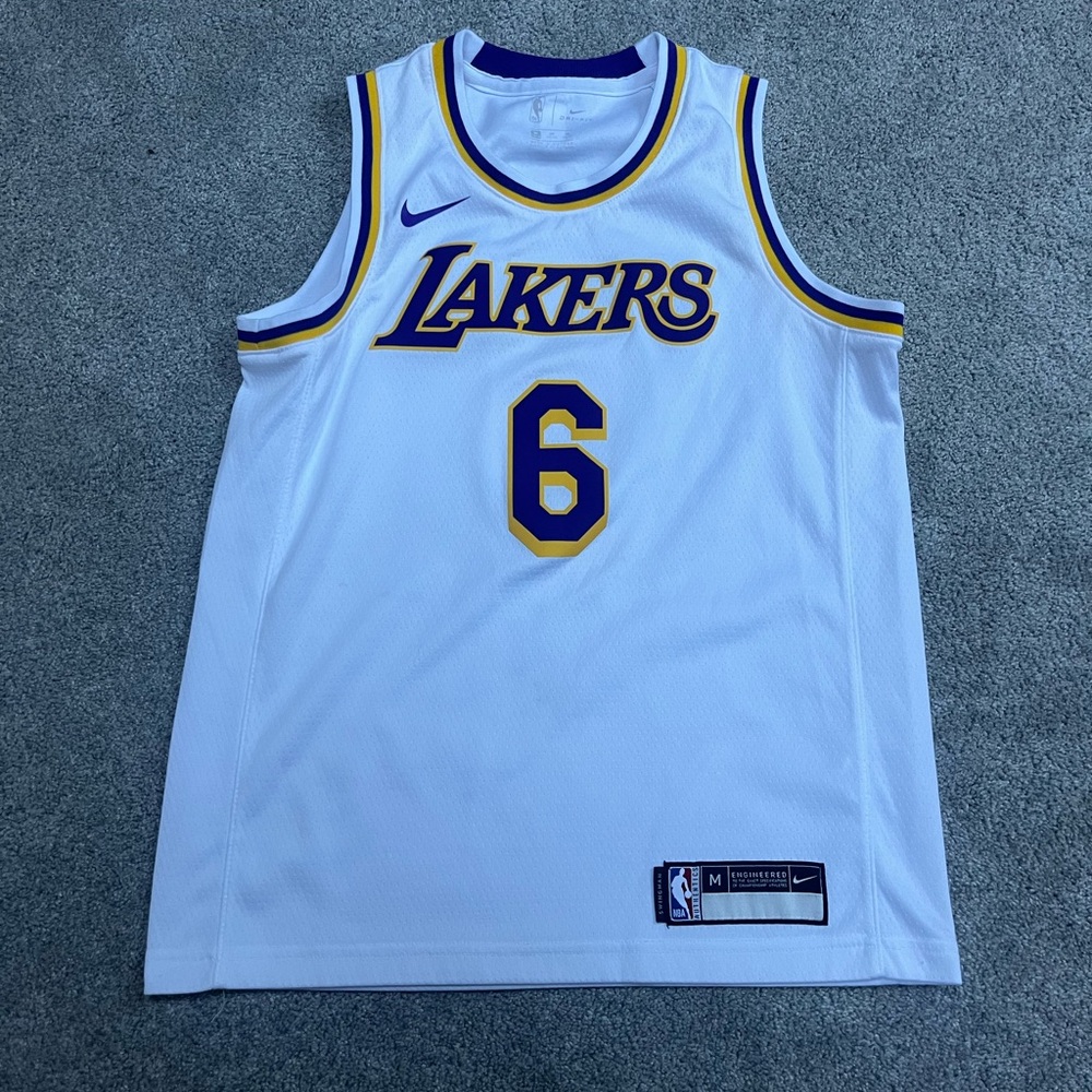 LeBron James Lakers jersey #6